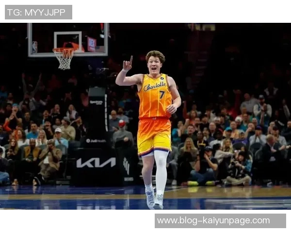 克尼佩尔表现出色14投9中三分命中率高达80助队取得胜利