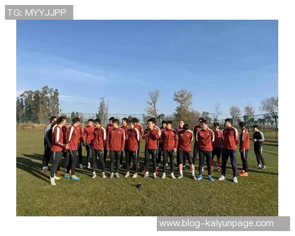 滇池湖畔武汉三镇一线队与B队2026赛季昆明冬训正式开启新征程